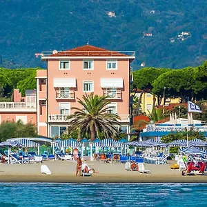 Happy *** Marina di Pietrasanta