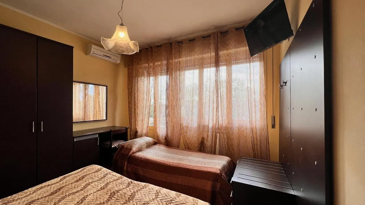 Hotel Il Cavaliere Nero Tirrenia 2*,